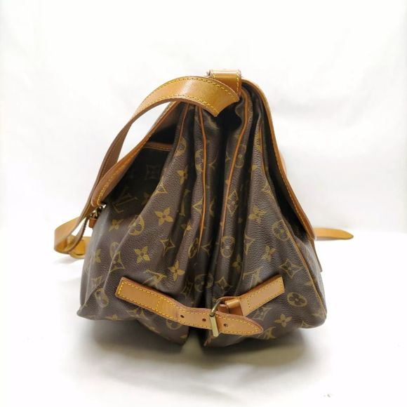 LOUIS VUITTON Authentic
Monogram Saumur 35 Handbag - Picture 4 of 11